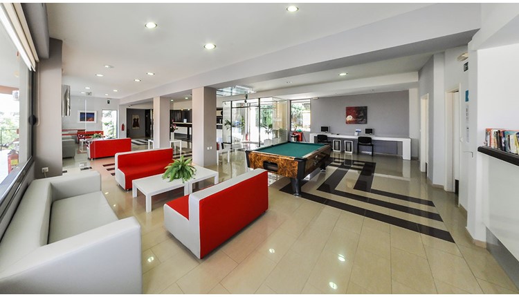 Sunrise Village, Крит